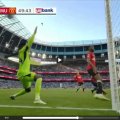 Pape Matar Sarr šalje loptu pod prečku Unitedovog gola